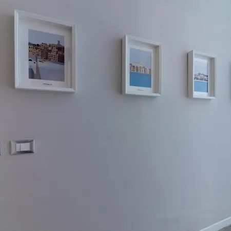 Aquamarina Guest house *